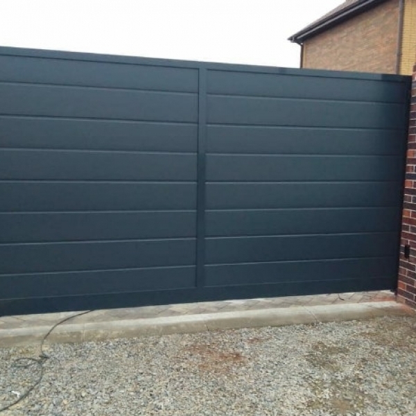 Откатные въездные ворота Алютех Prestige